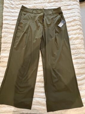 Fabletics Women's Downtown Wide-Leg Dress Pants in Olive Green